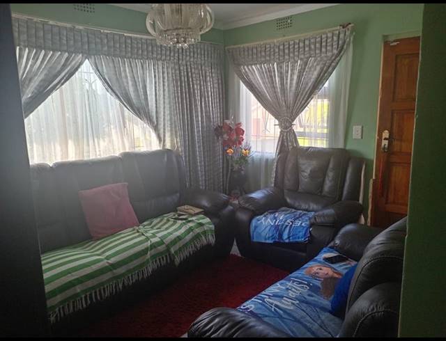 2 BEDROOM HOUSE FOR SALE IN UMHLATHUZE